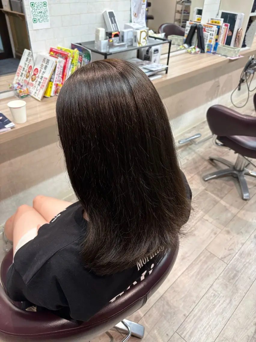 カラー オリーブカラー 山口 泰志のヘアスタイル