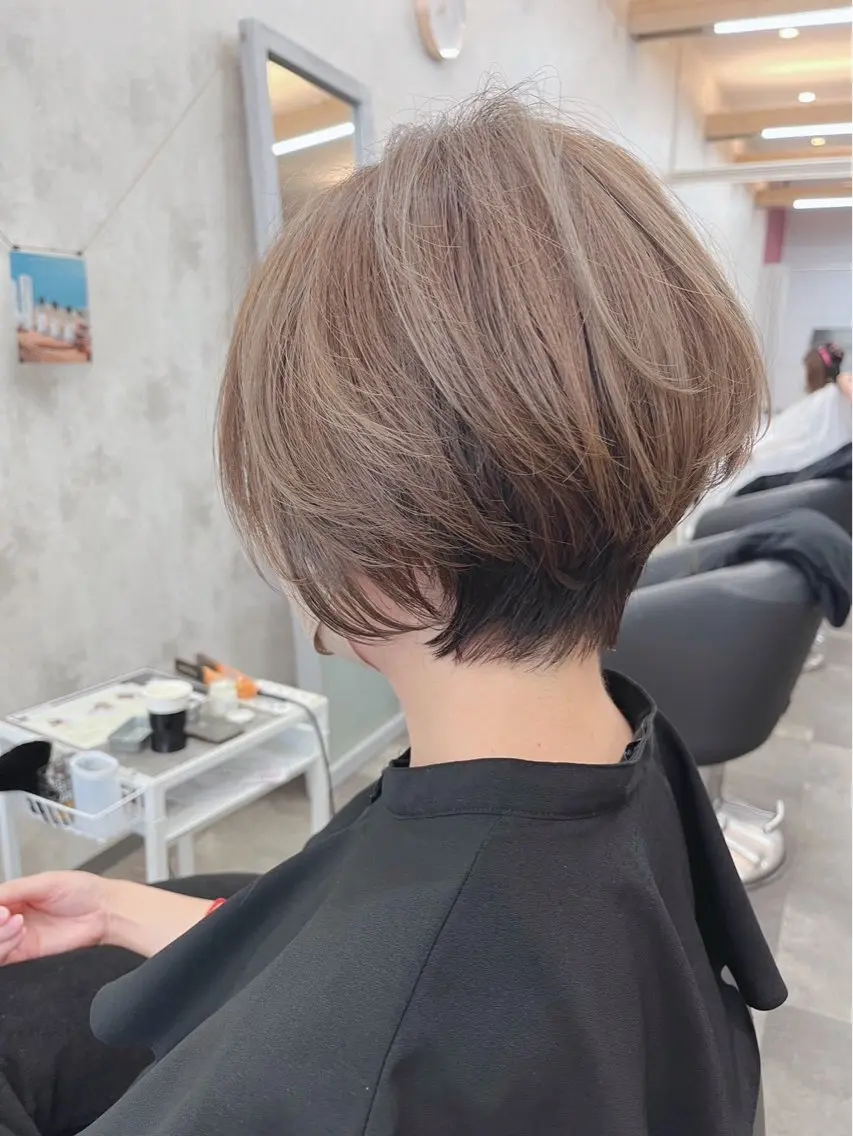 ショート カラー くびれヘア ショートヘア 河野 有吾のヘアスタイル