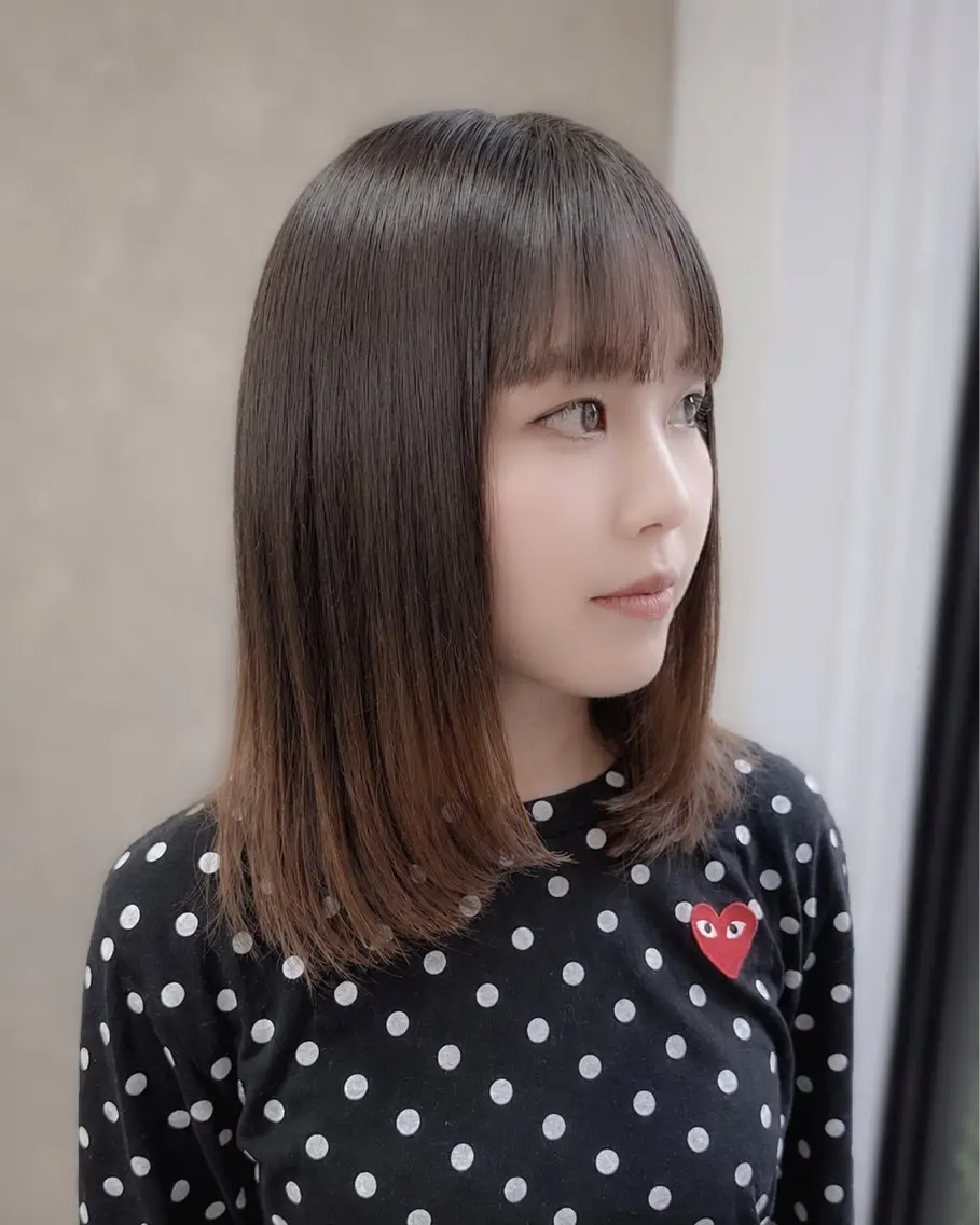 セミロング カラー 柏 康孝のヘアスタイル