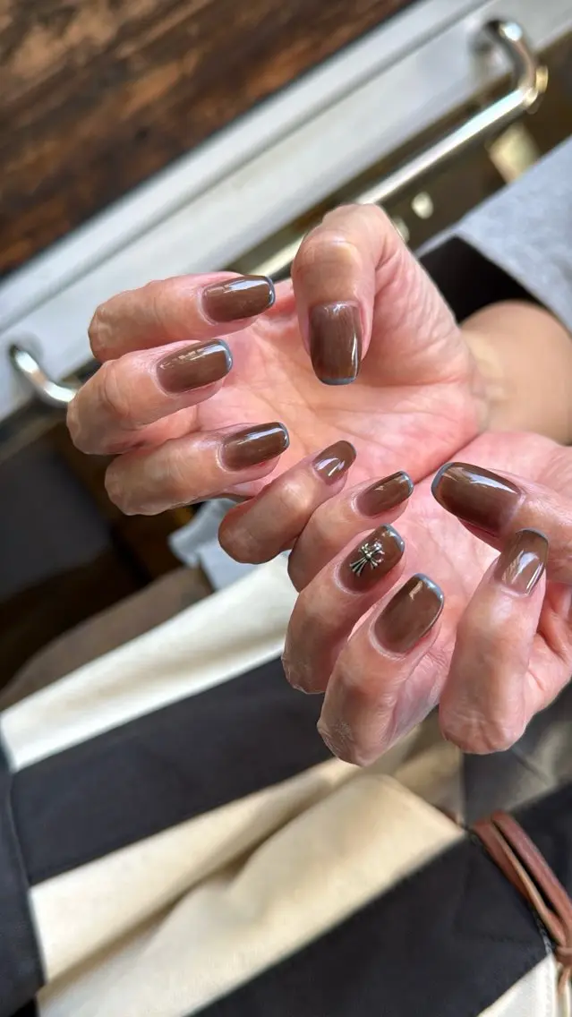 ネイル フラッシュネイル フラッシュマグ フットネイル フレンチネイル 韓国ネイル ハンドネイル SAKU nail 作島茜のネイルデザイン