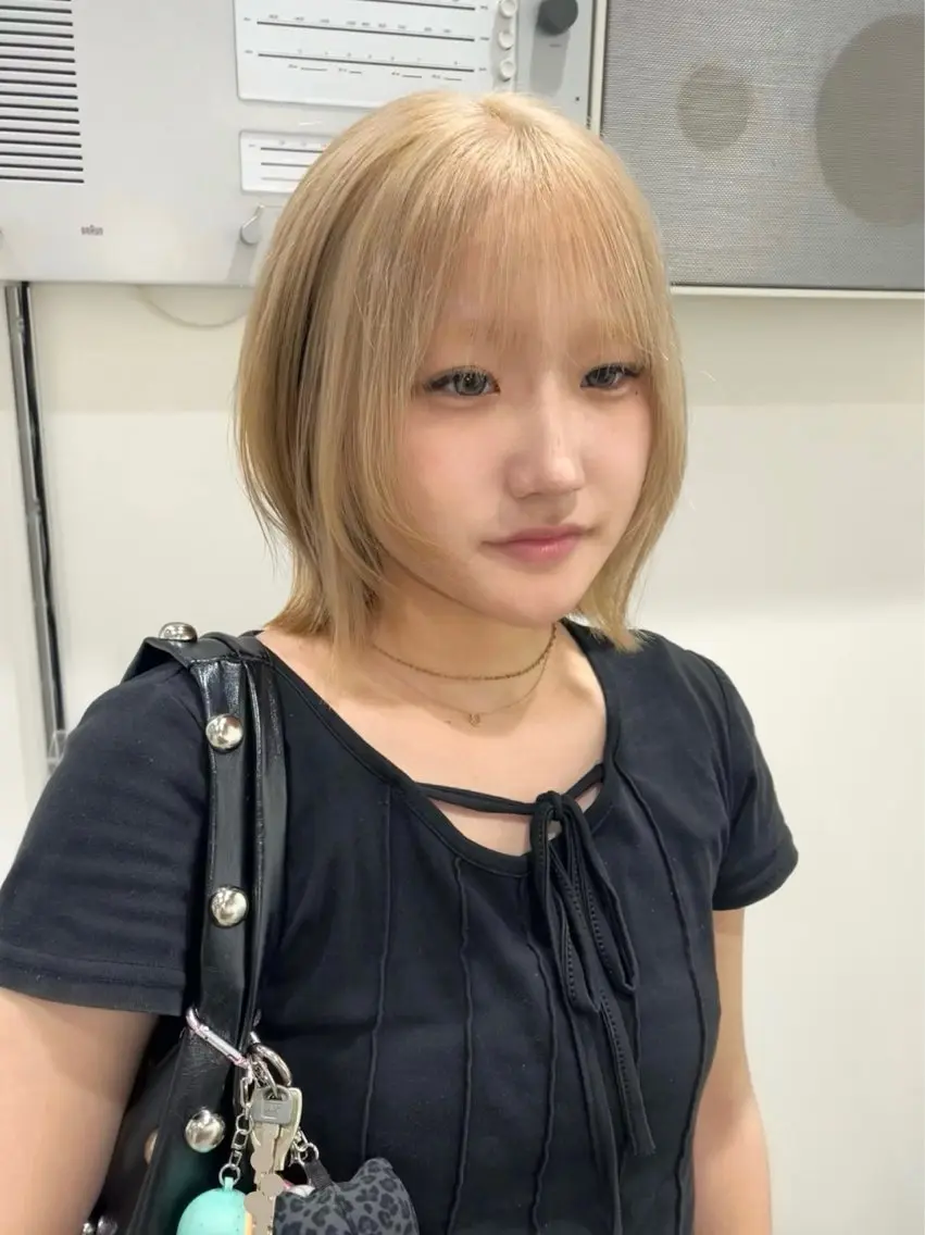 ショート カラー ボブレイヤー ブロンド ボブ レイヤーカット カット ヘアカラー トリートメント kosoraレイヤー ハイトーン/デザインのヘアスタイル