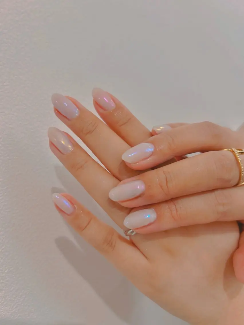 ネイル オーロラネイル ホワイト MYu Beauty Salon YURIのネイルデザイン