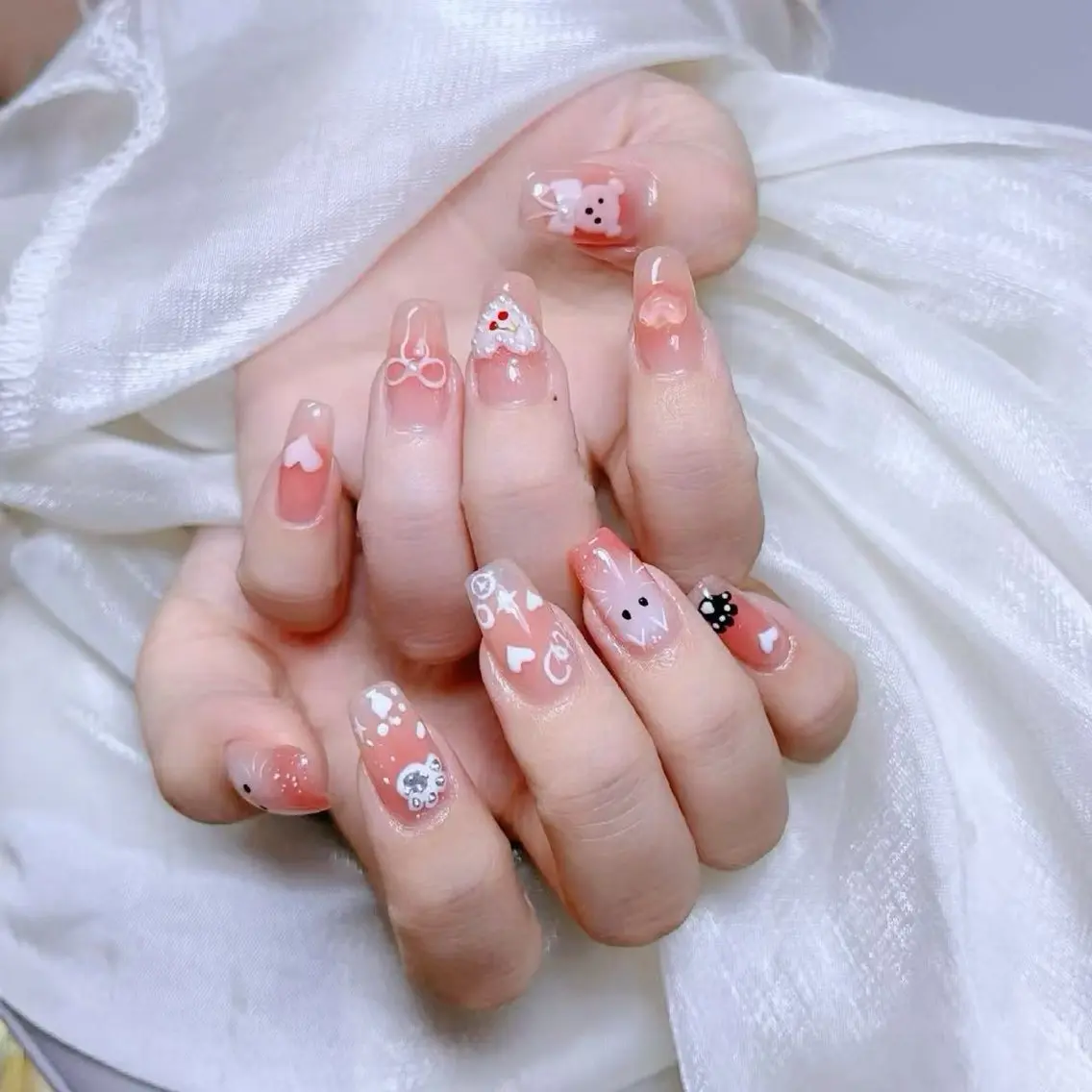 ネイル ハンドネイル MARHCHU NAILのネイルデザイン