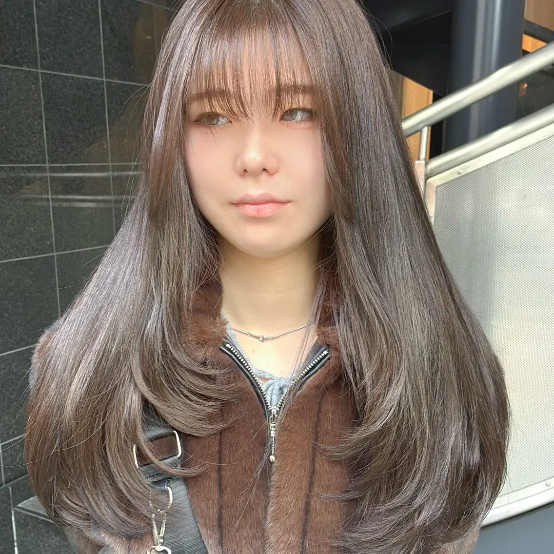 ロング レイヤーカット ロング カット ヘアカラー calna 古賀 菜摘のヘアスタイル