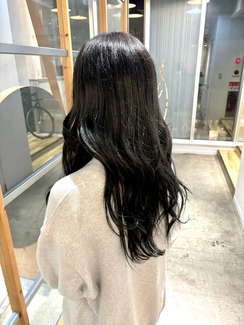 ロング カラー 透明感カラー 辻 愛麗のヘアスタイル