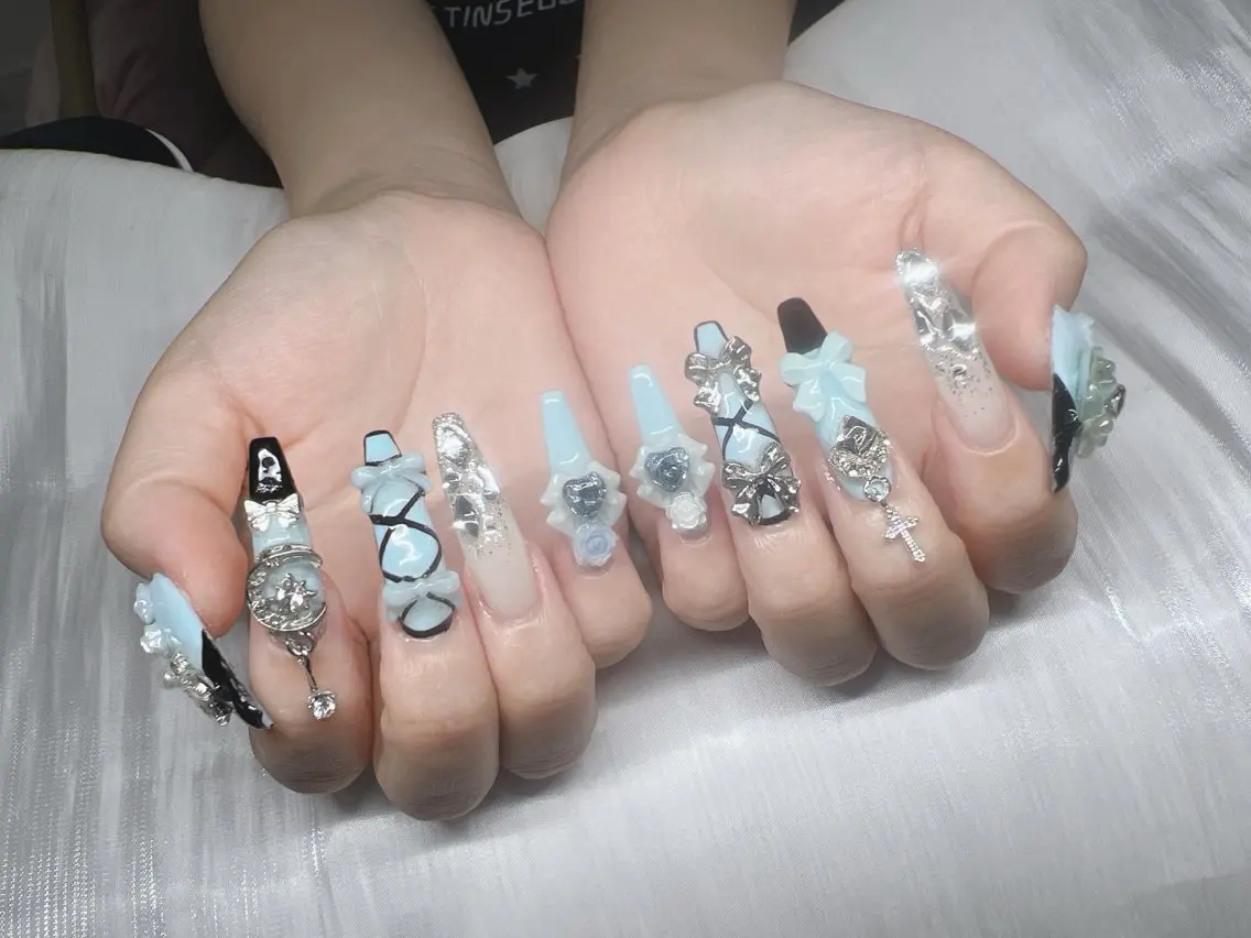 ネイル 長さ出し グラデーション キラキラネイル マグネットネイル ニュアンスネイル ハンドネイル Lee Nails チップ長さだし専門店のネイルデザイン