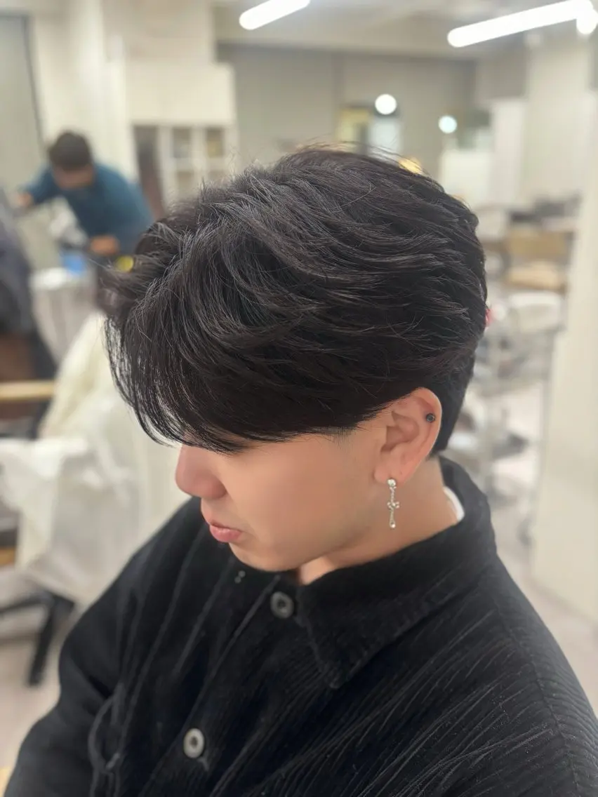 メンズ フェザーパーマ メンズパーマ 黒田 雄斗のヘアスタイル
