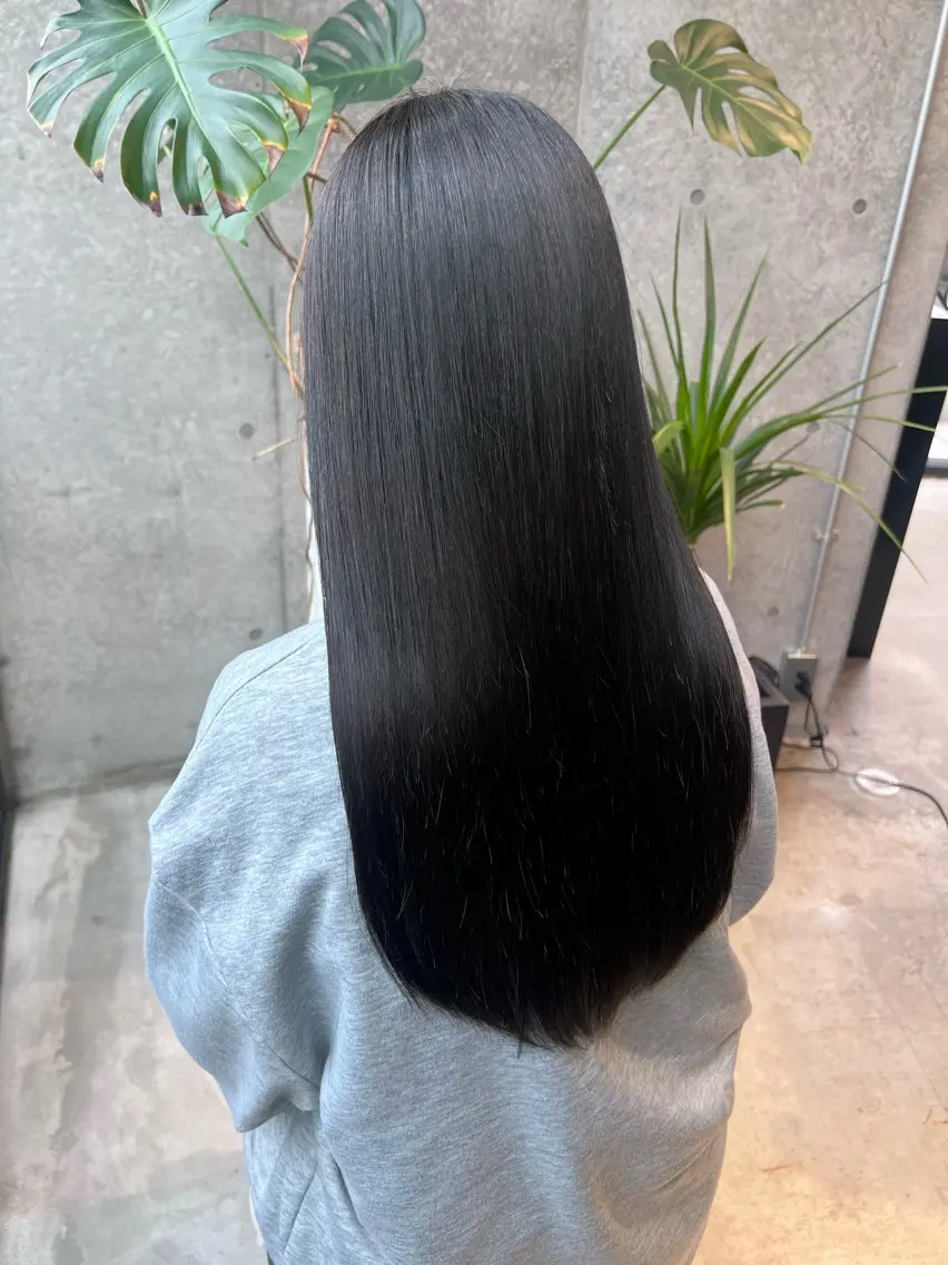 ロング うるツヤ透明感カラー 𝐀𝐲𝐚𝐦𝐢のヘアスタイル