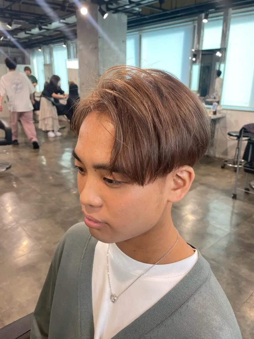 メンズ メンズブリーチ メンズハイトーン カット ヘアカラー パーマ ヘッドスパ ヘアセット メンズ特化美容師 💠チナツのヘアスタイル