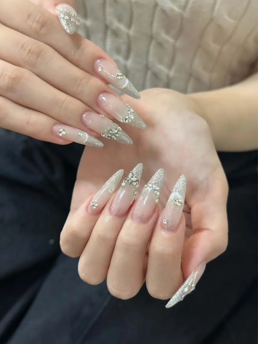 ネイル チークネイル ドット フレンチネイル グラデーション ハート ハンドネイル ハンドケア Eli Muse 新宿ネイルのネイルデザイン