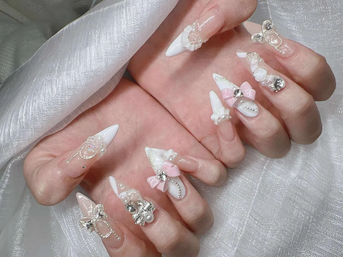 ネイル 長さ出し グラデーション 卒業式 キラキラネイル マグネットネイル ハンドネイル Lee Nailsのネイルデザイン