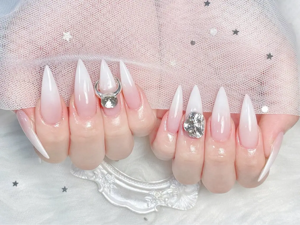 ネイル チークネイル 長さ出し フレンチネイル ジェルネイル グラデーション THANHTHANH NAILのネイルデザイン