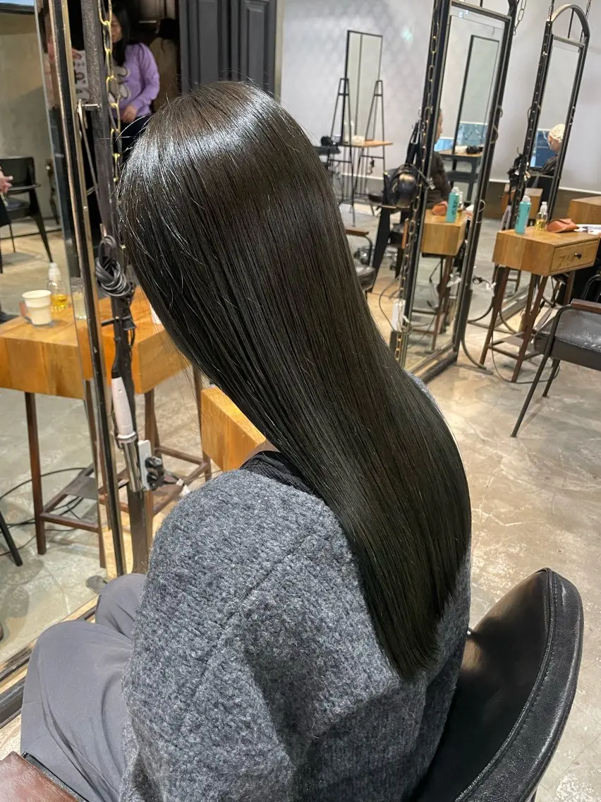 ロング カラー ヘアアレンジ ベージュカラー グレージュ オリーブベージュ オリーブグレージュ オリーブグレー カット ヘアカラー トリートメント 美髪/透明感/レイヤ ーTATSUKI☘️のヘアスタイル