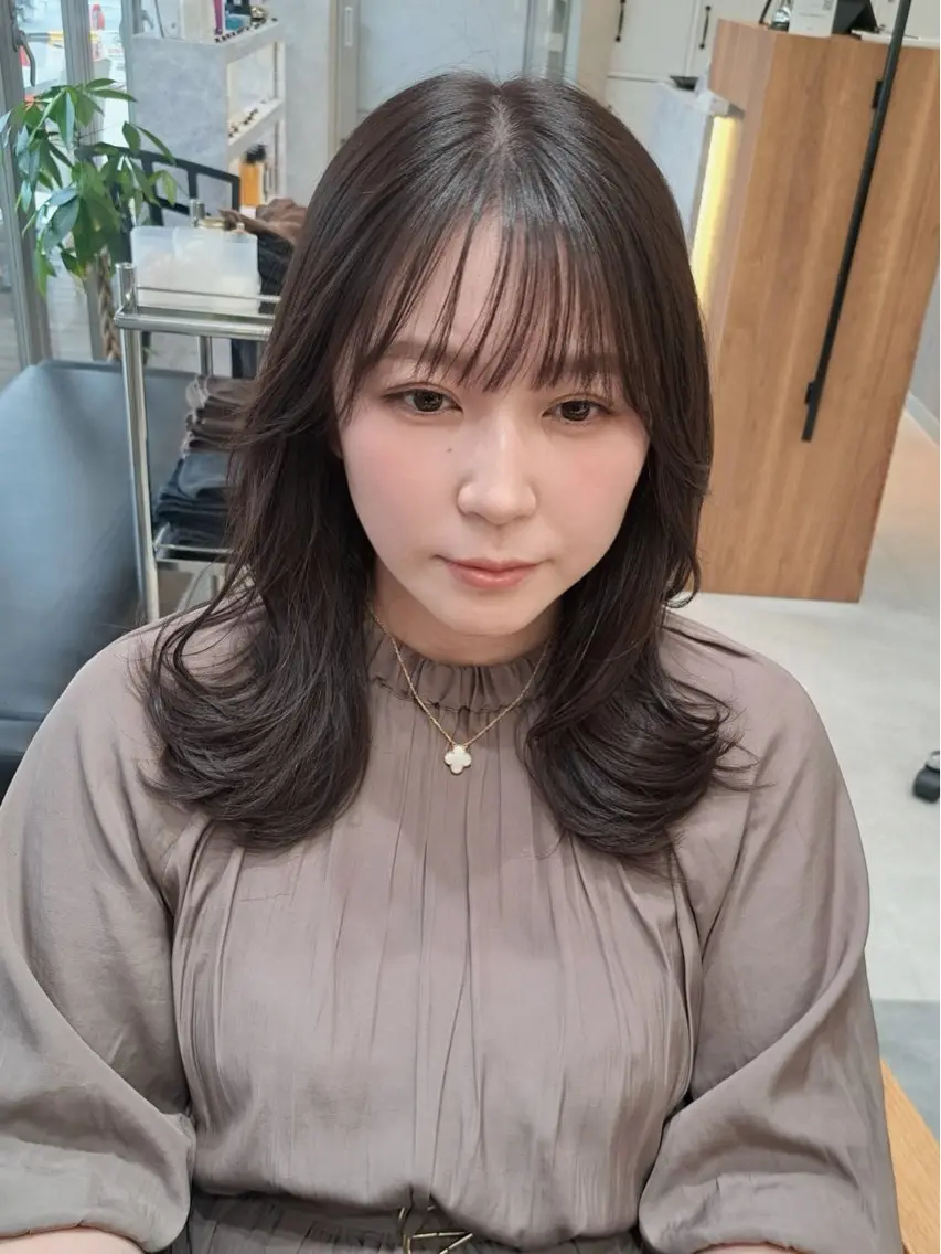 ミディアム くびれヘア 韓国風ヘア くびれレイヤー レイヤーカット カット 関口 知佳のヘアスタイル