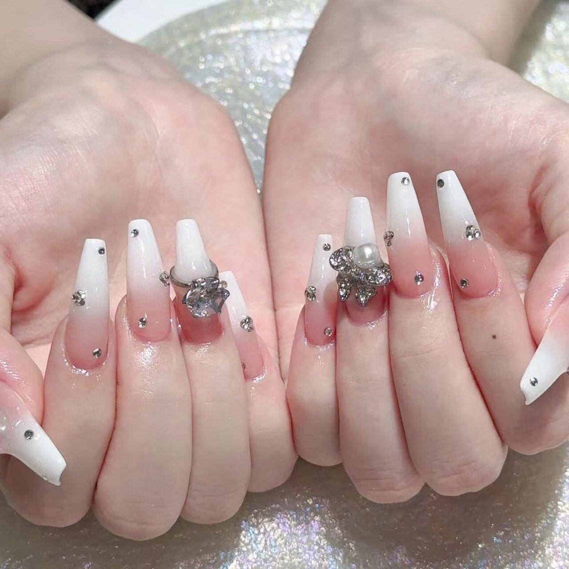ネイル ハンドネイル Queens テイのネイルデザイン