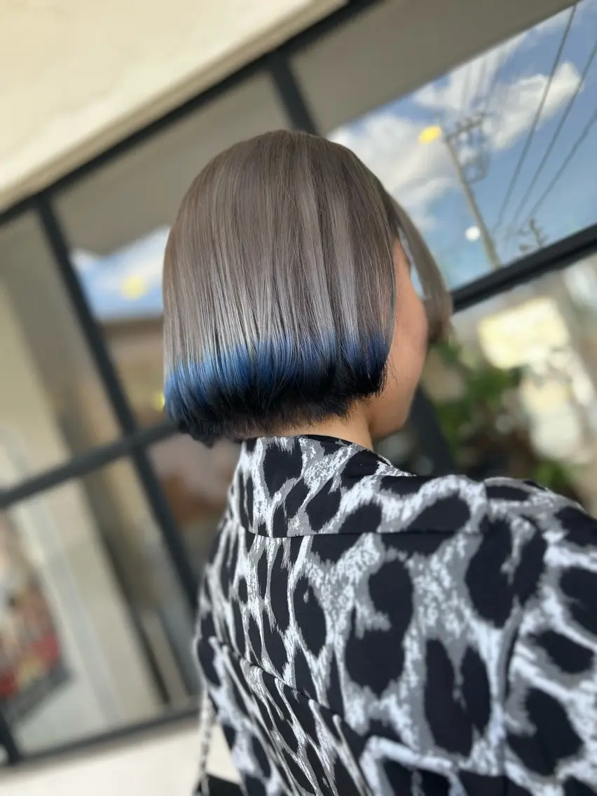 ショート カラー 黒髪 ブリーチ 井上 花音のヘアスタイル