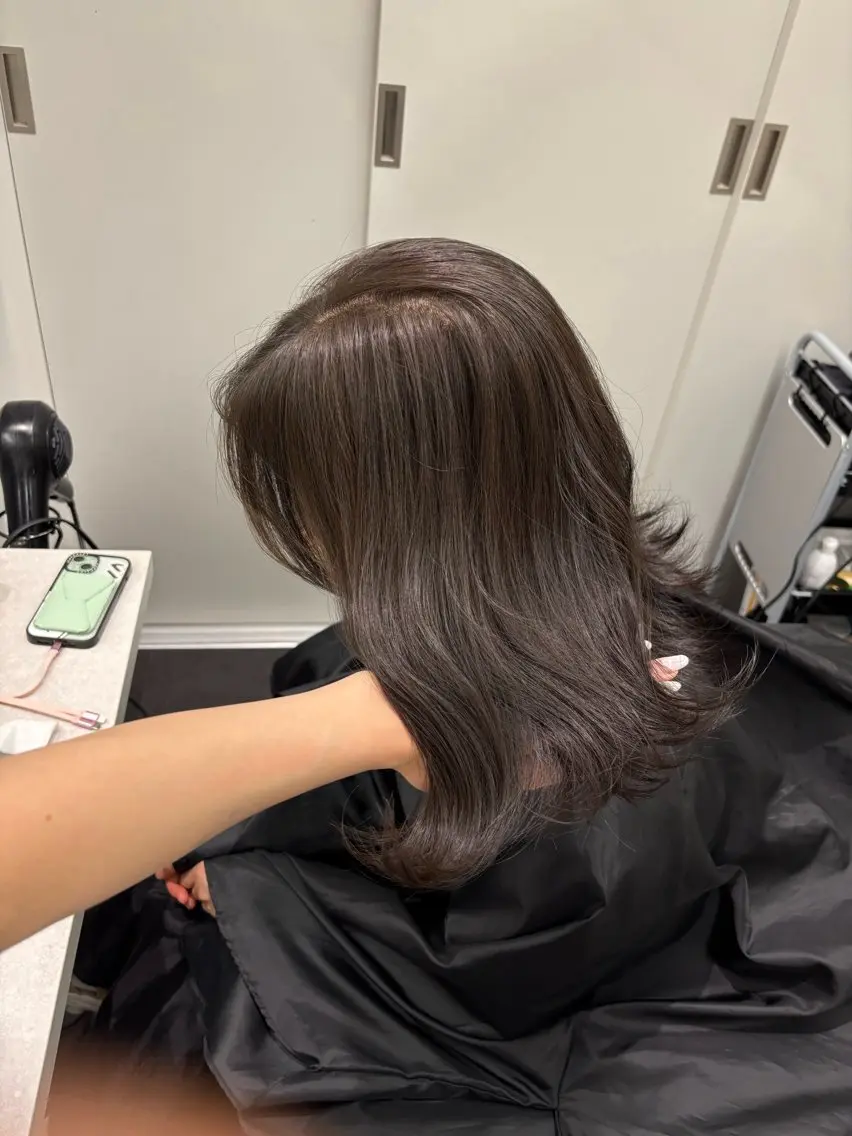 ミディアム カット ヘアカラー トリートメント 盛れる透明感カラー momokaのヘアスタイル