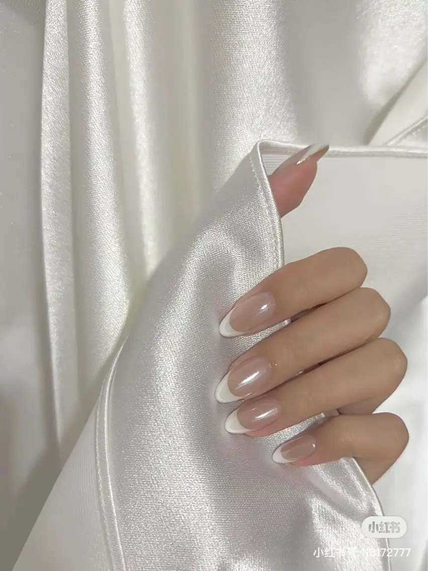 ネイル アートネイル オーロラネイル チークネイル フレンチネイル ガラスフレンチ ハンドネイル 🎀YooLi Nail salonのネイルデザイン