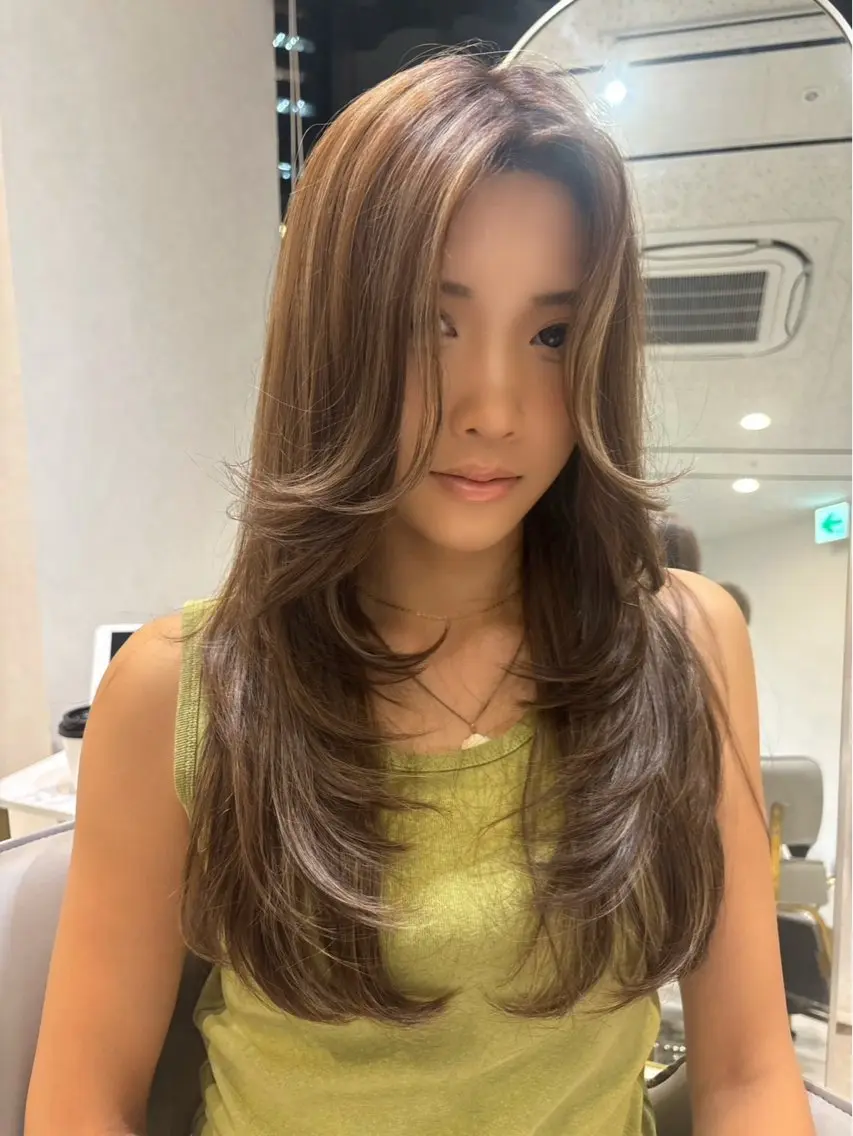 ロング カラー シールエクステ バレイヤージュ ベージュカラー ブリーチ ケアブリーチ カット ヘアカラー 大阪梅田/レイヤー/ ハイライト/yuuのヘアスタイル