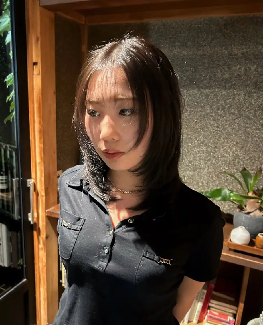 ミディアム カラー レイヤーカット 濱田 憲佑のヘアスタイル