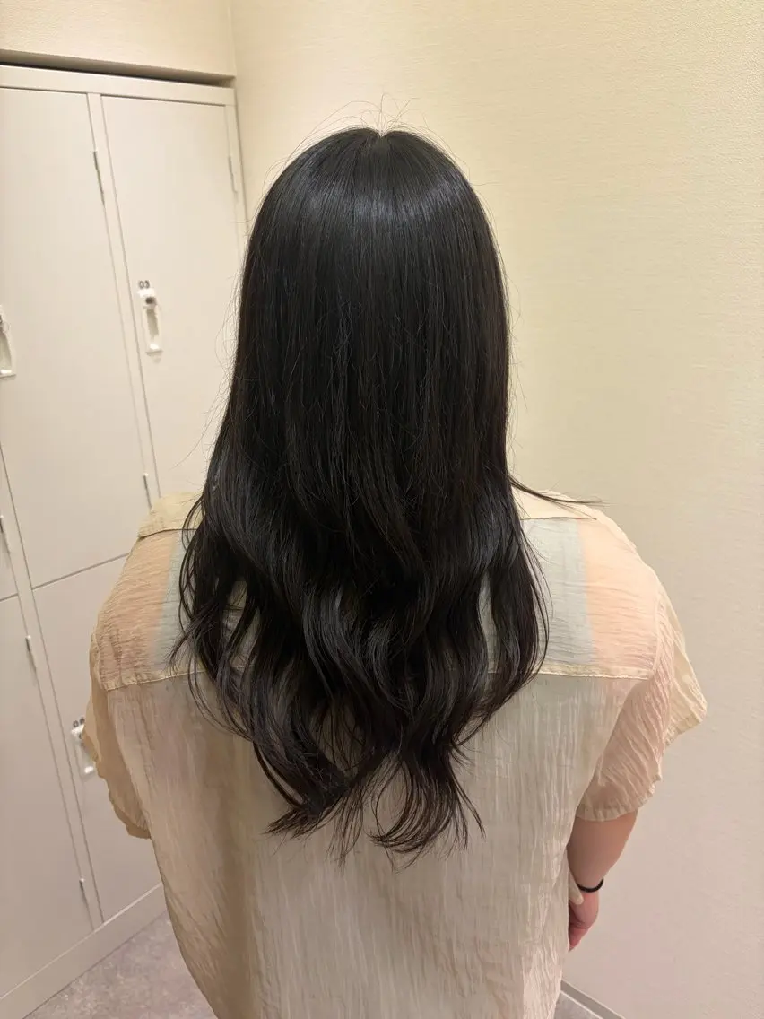 「9.30 9:30〜限定⚠️ ロング〜ミディアムカット 場所:イチクラビル2階になっております」の写真