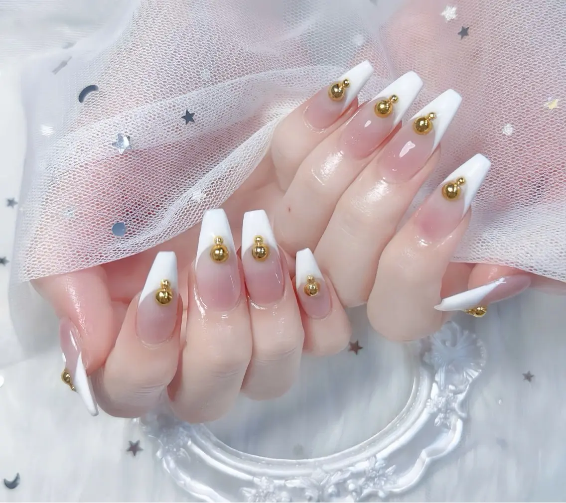 ネイル チークネイル 長さ出し フレンチネイル ジェルネイル グラデーション ハンドネイル THANHTHANH NAILのネイルデザイン