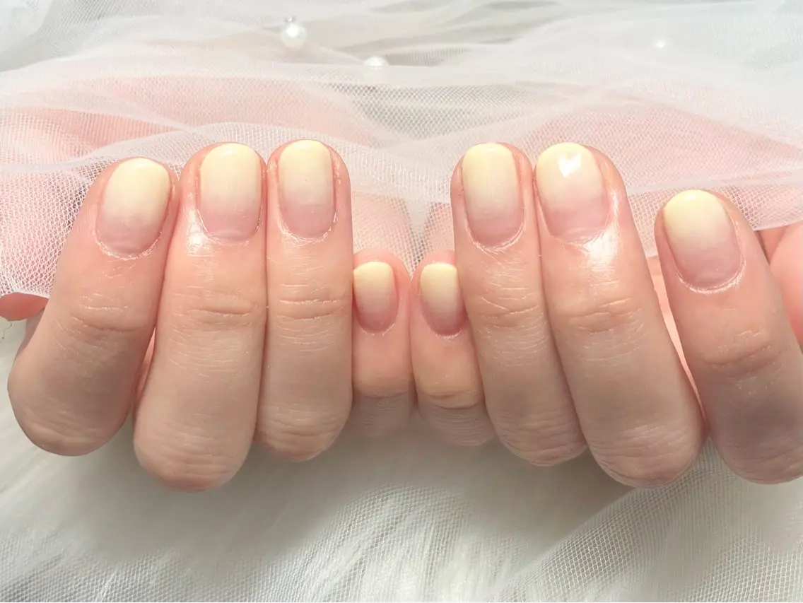 ネイル グラデーション LORAN Hotaruのネイルデザイン