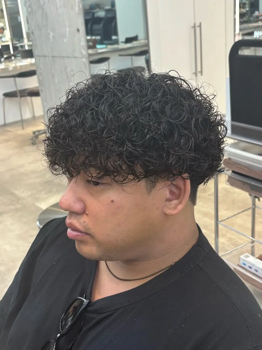 ショート パーマ メンズ メンズパーマ プードルパーマ プードルパーマ 【fifth】上條 巧真のヘアスタイル