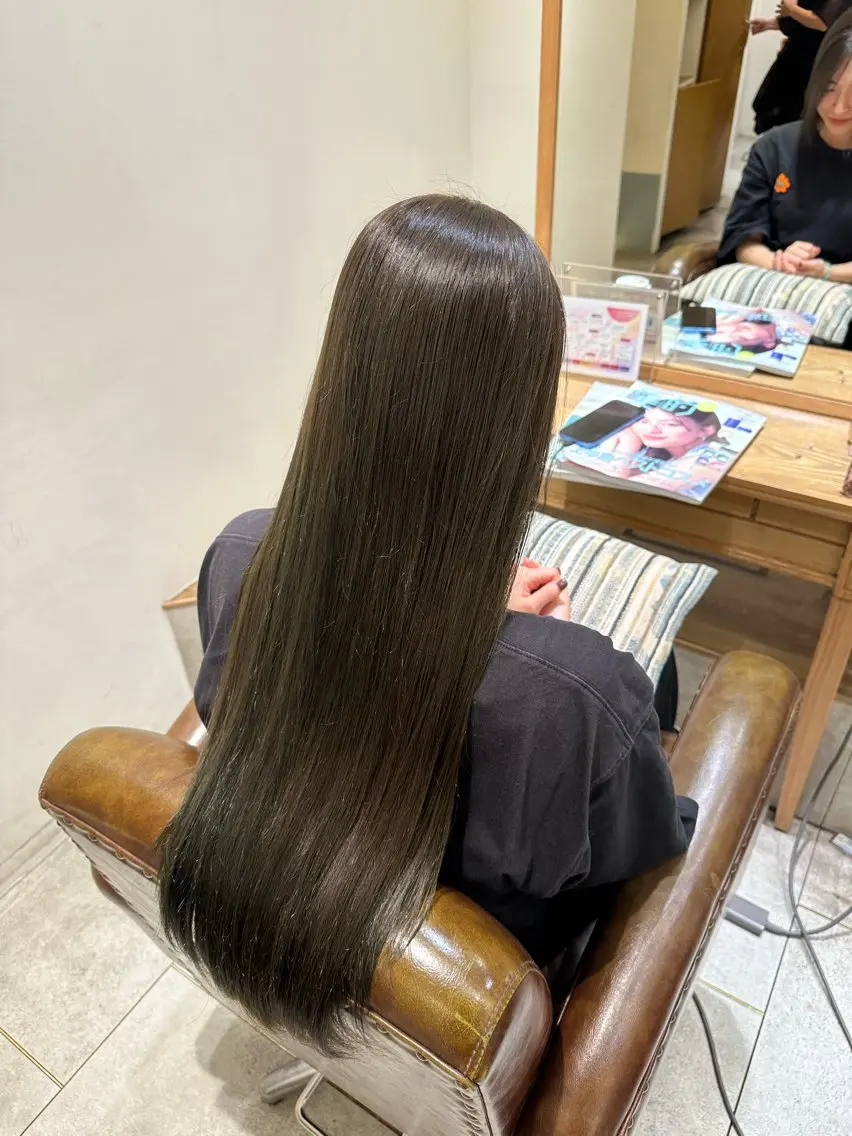 ロング 縮毛矯正 トリートメント 安丸 結夏のヘアスタイル