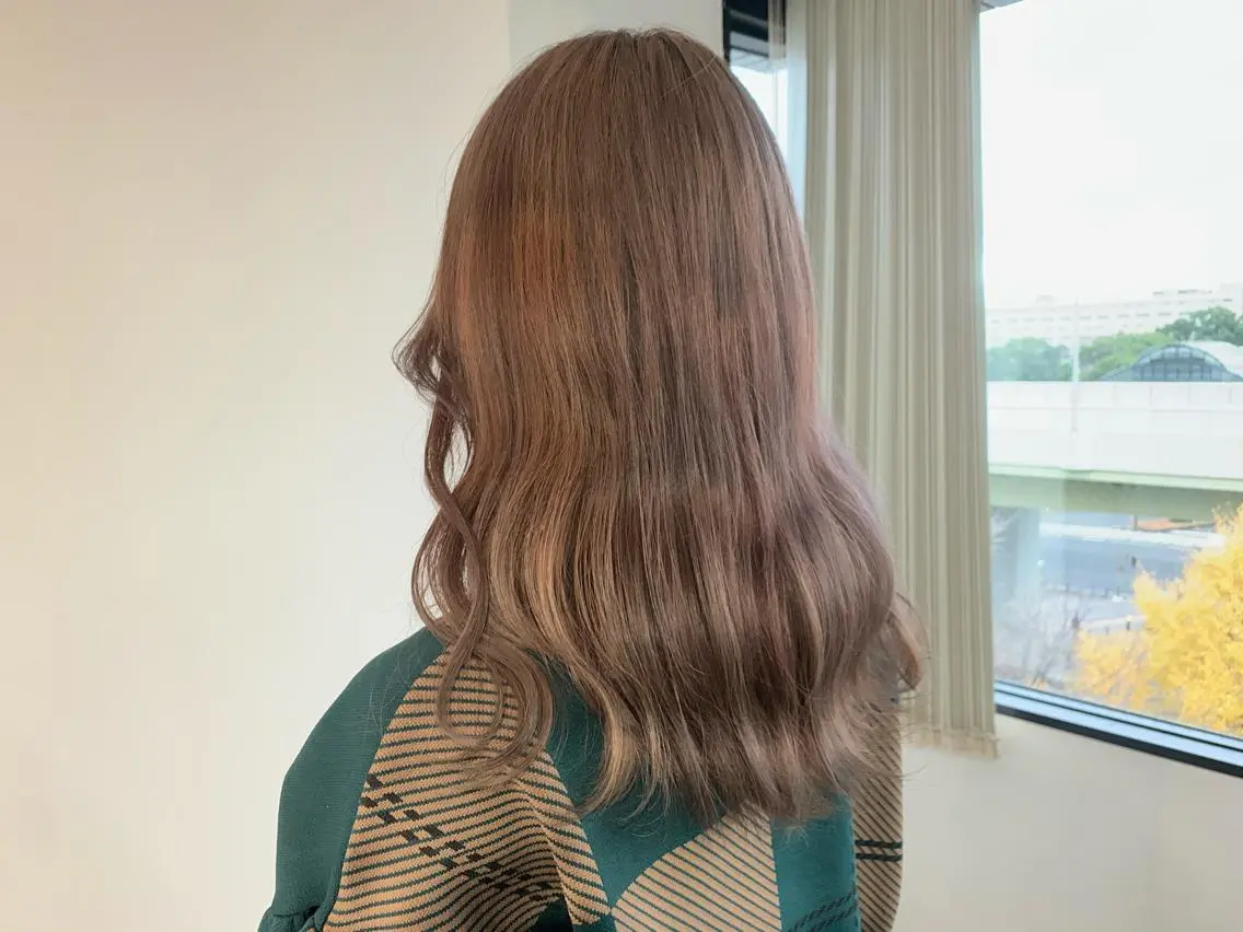 セミロング ✅ケアブリーチ✅ トヨオカ ノブヒデのヘアスタイル