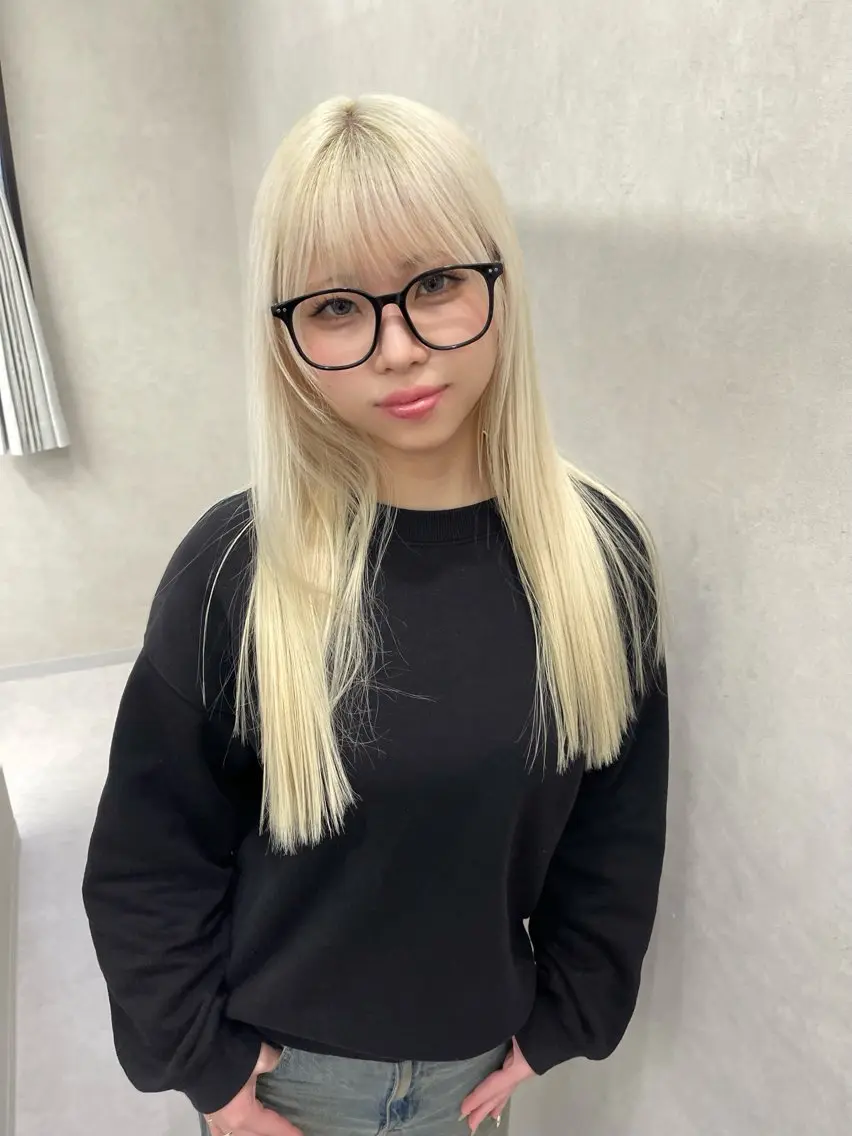 ロング ヘアカラー 福山 晴香のヘアスタイル