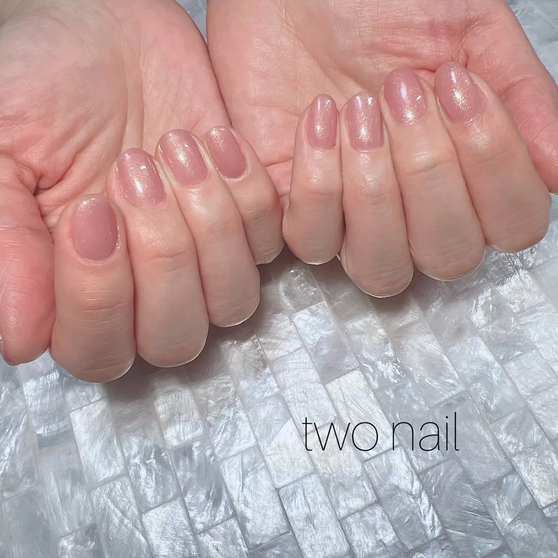 ネイル キラキラネイル ネイルチップ ホワイト ハンドネイル two nailのネイルデザイン