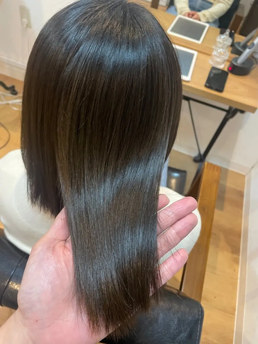 セミロング カラー グレージュ オリーブグレージュ オリーブグレー トリートメント 酸熱トリートメント カット ヘアカラー トリートメント ヘッドスパ 髪質改善TR 透明感カラーHanaのヘアスタイル