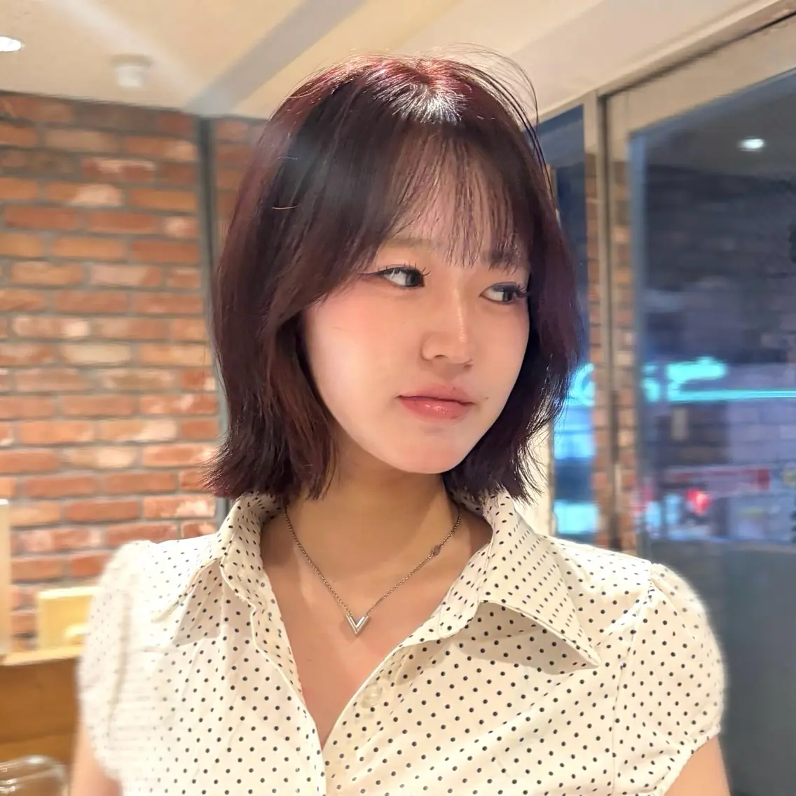 ミディアム カラー ブリーチ ボルドーカラー デザインカラー くびれヘア くびれレイヤー カット ヘアカラー レイヤー/ブリーチ /🦋Ayana🦋のヘアスタイル