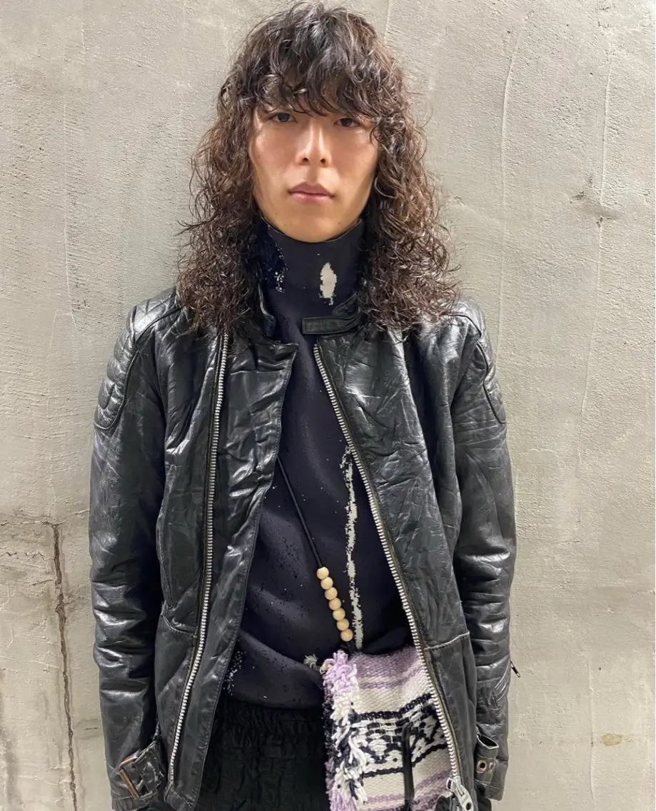 ロング パーマ メンズ メンズパーマ ロング カット パーマ パーマ、髪質改善 カズマのヘアスタイル