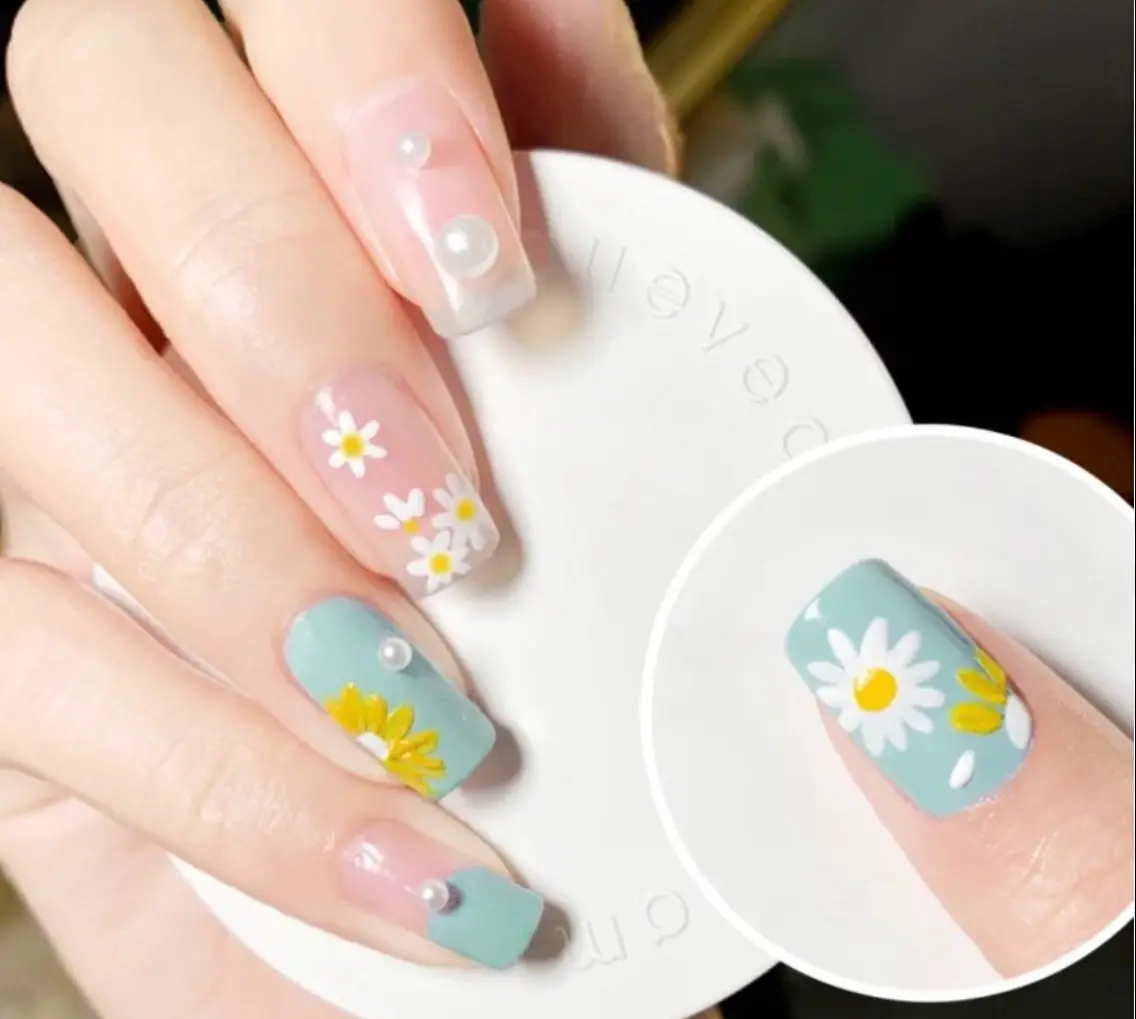 春の定額、桜、パンジー、小ひまわりを爪に!の写真