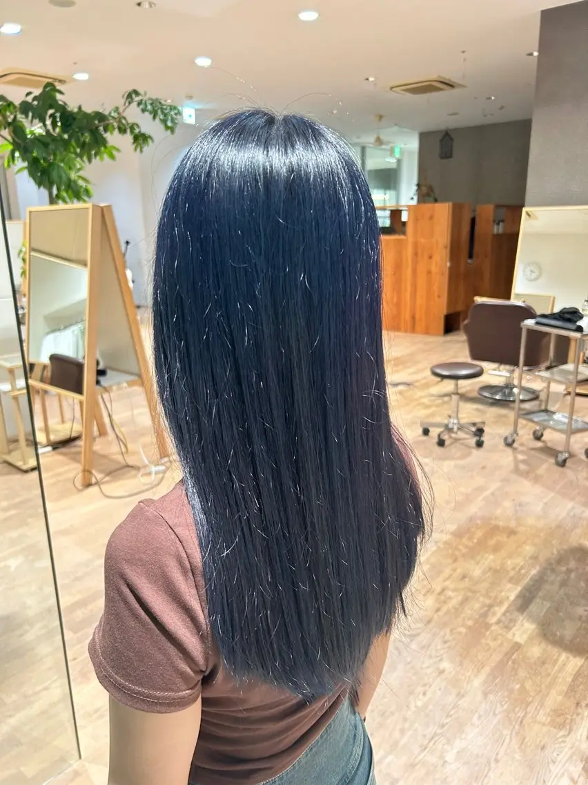 ロング 伊藤 由華のヘアスタイル