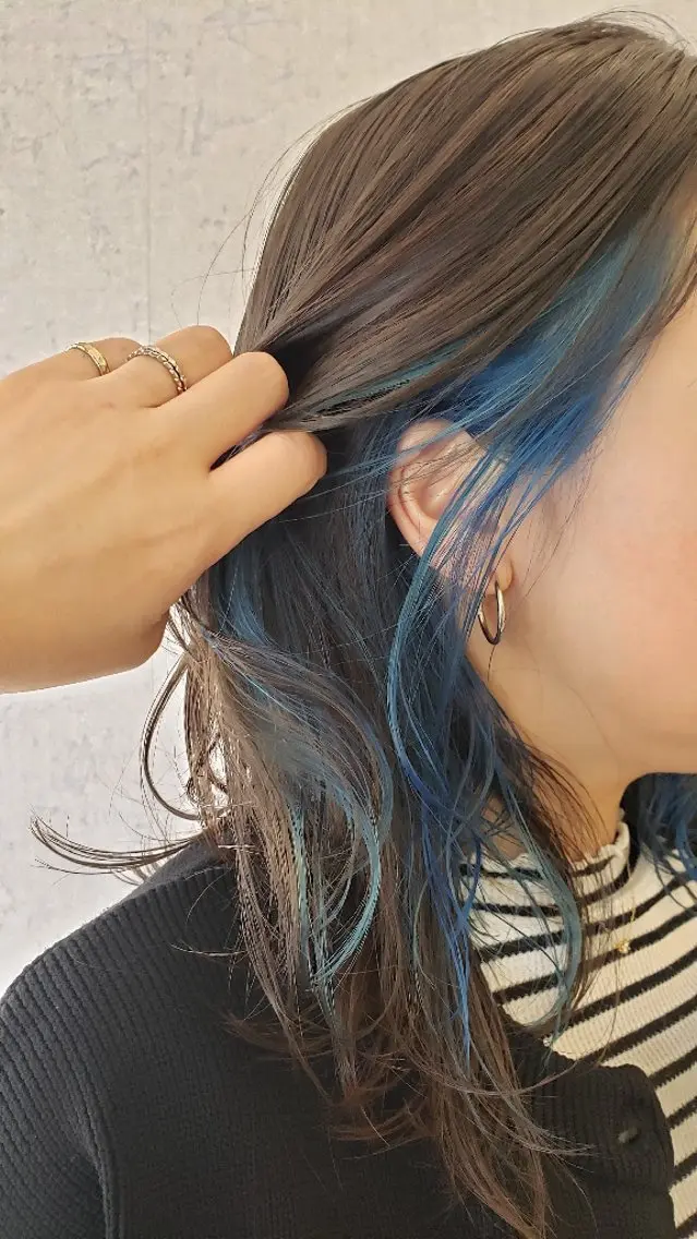 カラー ブルーカラー イヤリングカラー 🤍山岸 彩花🤍のヘアスタイル