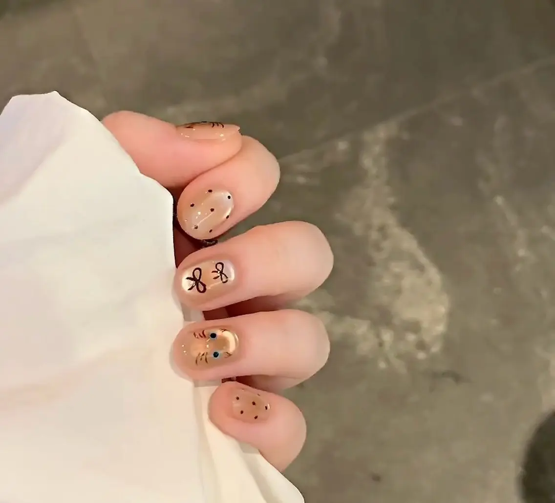 ネイル ハンドネイル Betty nail サロンのネイルデザイン