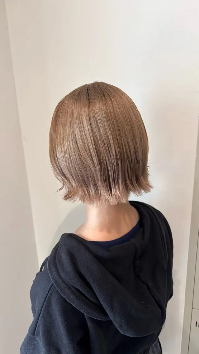 ミディアム カット ヘアカラー 🎀ハイトーン/ 艶カラー/夕月🎀のヘアスタイル