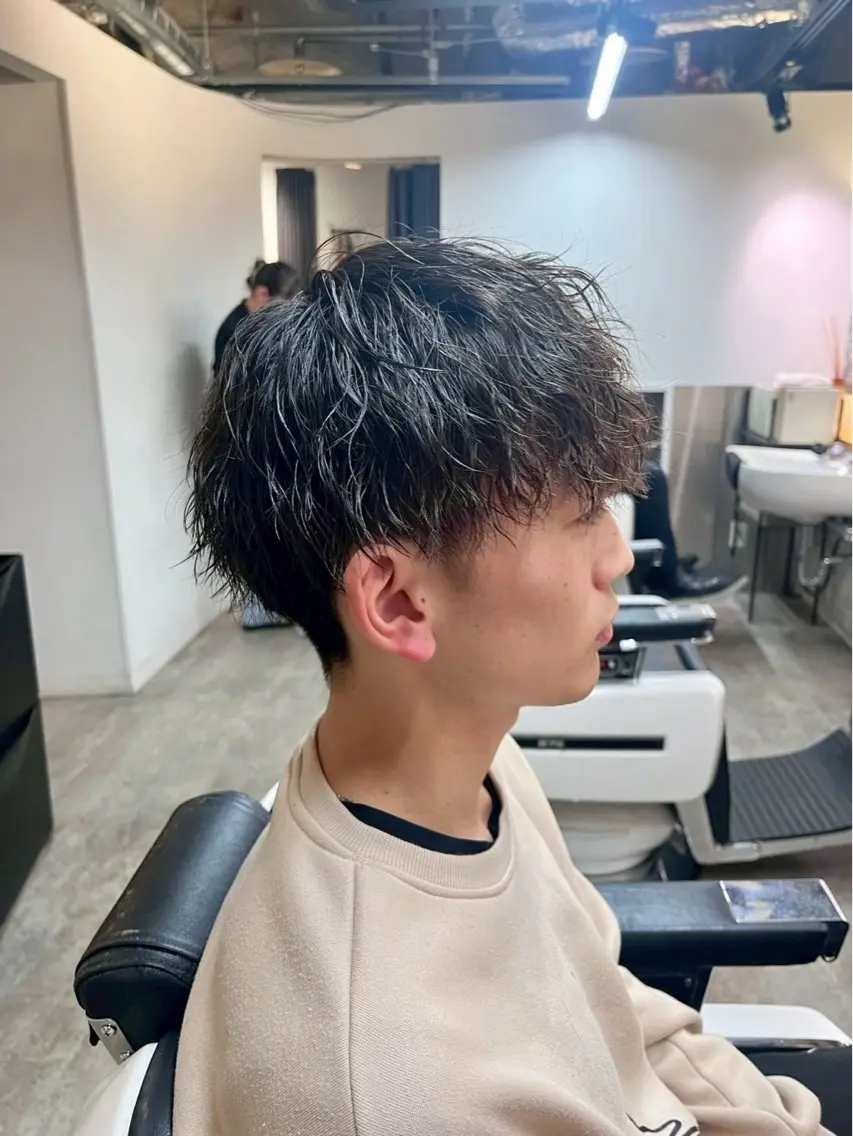 ショート パーマ メンズ 佐々木 優人のヘアスタイル