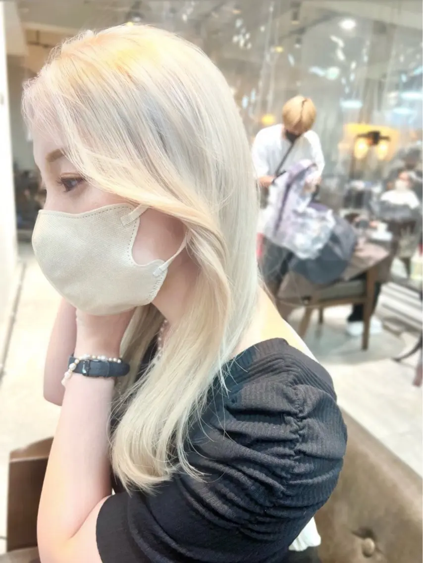 セミロング カラー ヘアアレンジ 🎀ハイトーン・艶 カラー HANA🎀のヘアスタイル
