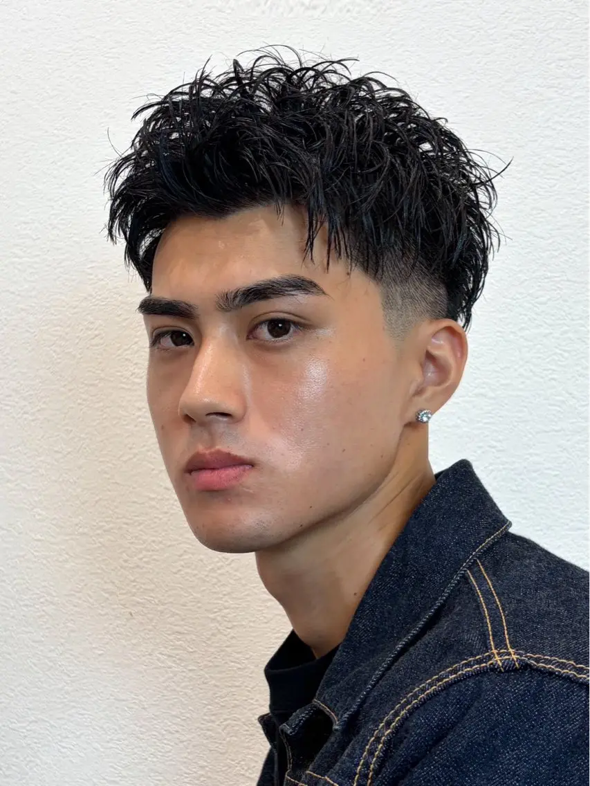 パーマ メンズ フェードカット ラローサ ヨシオのヘアスタイル
