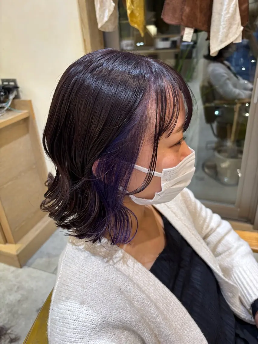 ミディアム カラー デザインカラー インナーカラー パープルカラー ハイトーン/暖色 カラー/maoのヘアスタイル