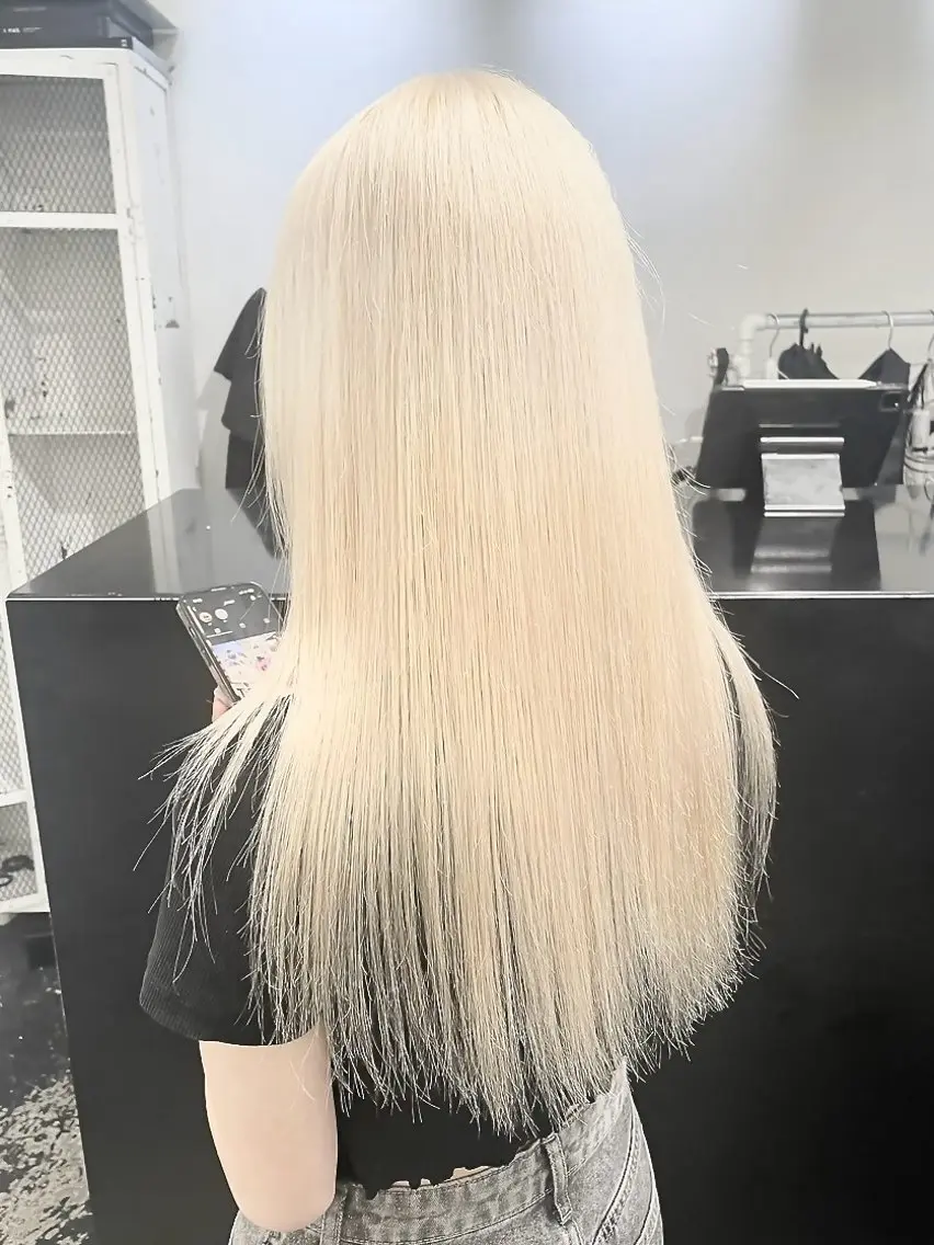 カラー ブリーチ 抜きっぱなしブロンド ブロンド カットモデル募集中/ 原宿/MOENOのヘアスタイル