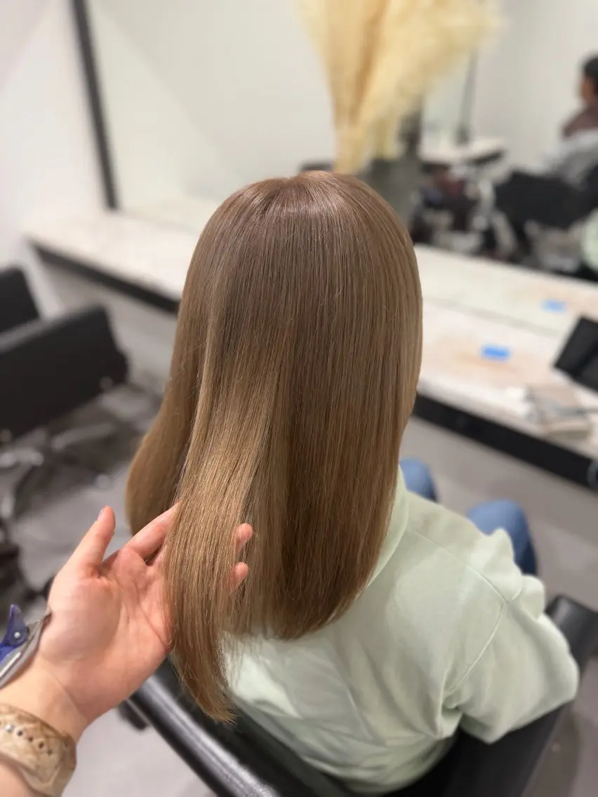 ミディアム ヘアカラー Dia ‎ アキヨシ ミユのヘアスタイル