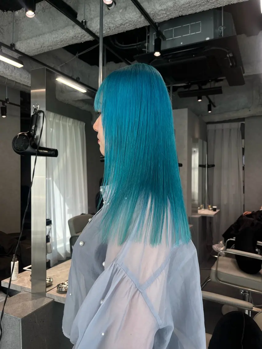 セミロング カラー ブルーカラー ヘアカラー YUZUKI 🌙のヘアスタイル