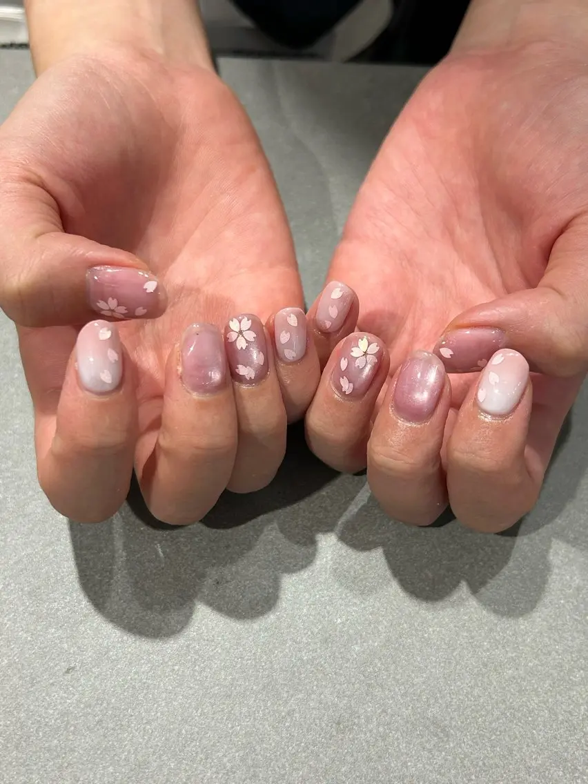 ネイル 桜ネイル ハンドネイル &robe Nana🫧のネイルデザイン