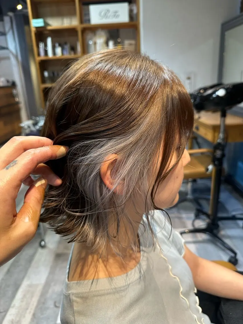 ショート カラー グレージュ インナーカラー 和田 直也のヘアスタイル