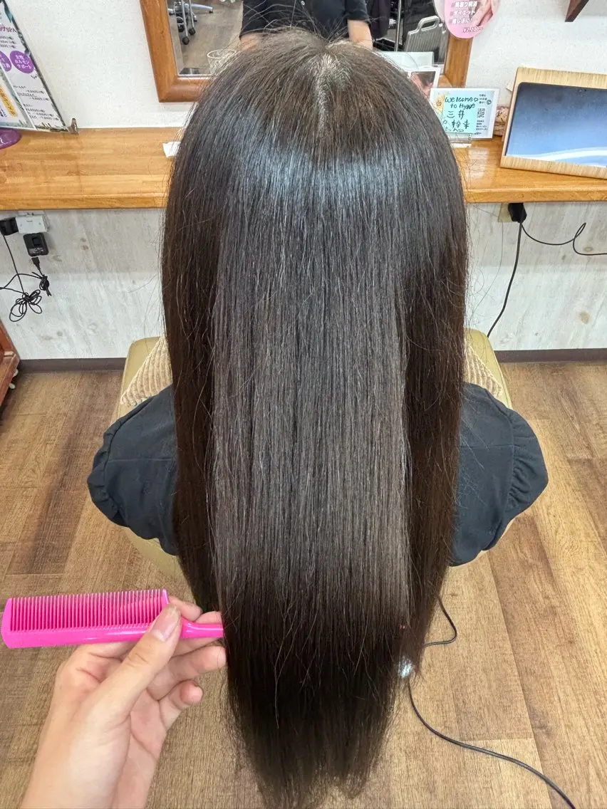 ロング カラー グレージュ オリーブグレージュ オリーブグレー ヘアカラー 松尾 果南のヘアスタイル